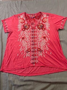 Johnny Was Coral Embroidered V-Neck Short Sleeve Tee